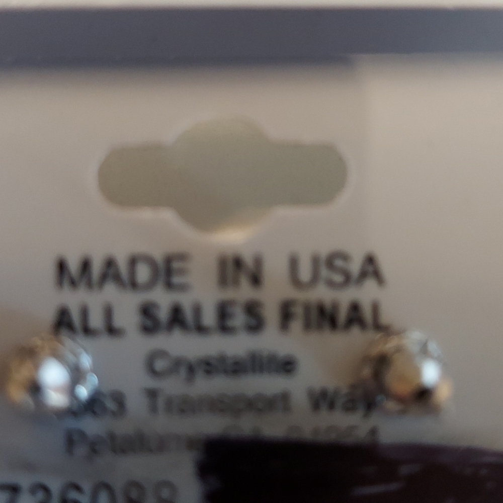 Nwt Irredecent Swarvoski Square Earrings - Picture 7 of 8